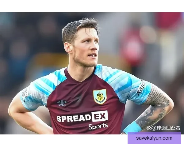 滕哈赫战术核心分析：如何影响球队表现与战术布局的持续提升